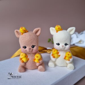 Edible Topper Bunny with Chicks 111