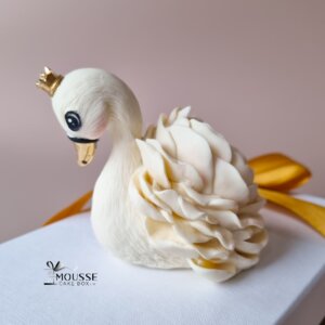 Edible Swan Topper 112